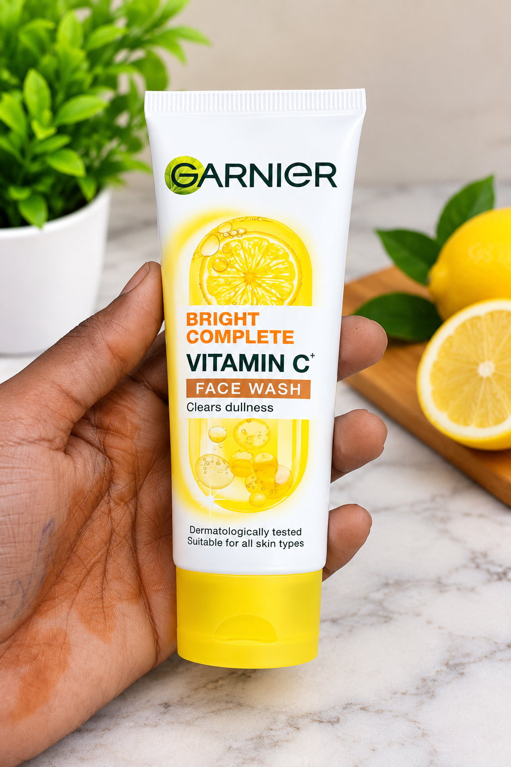 GARNIER BRIGHT COMPLETE VITAMIN C FACE WASH 50GM